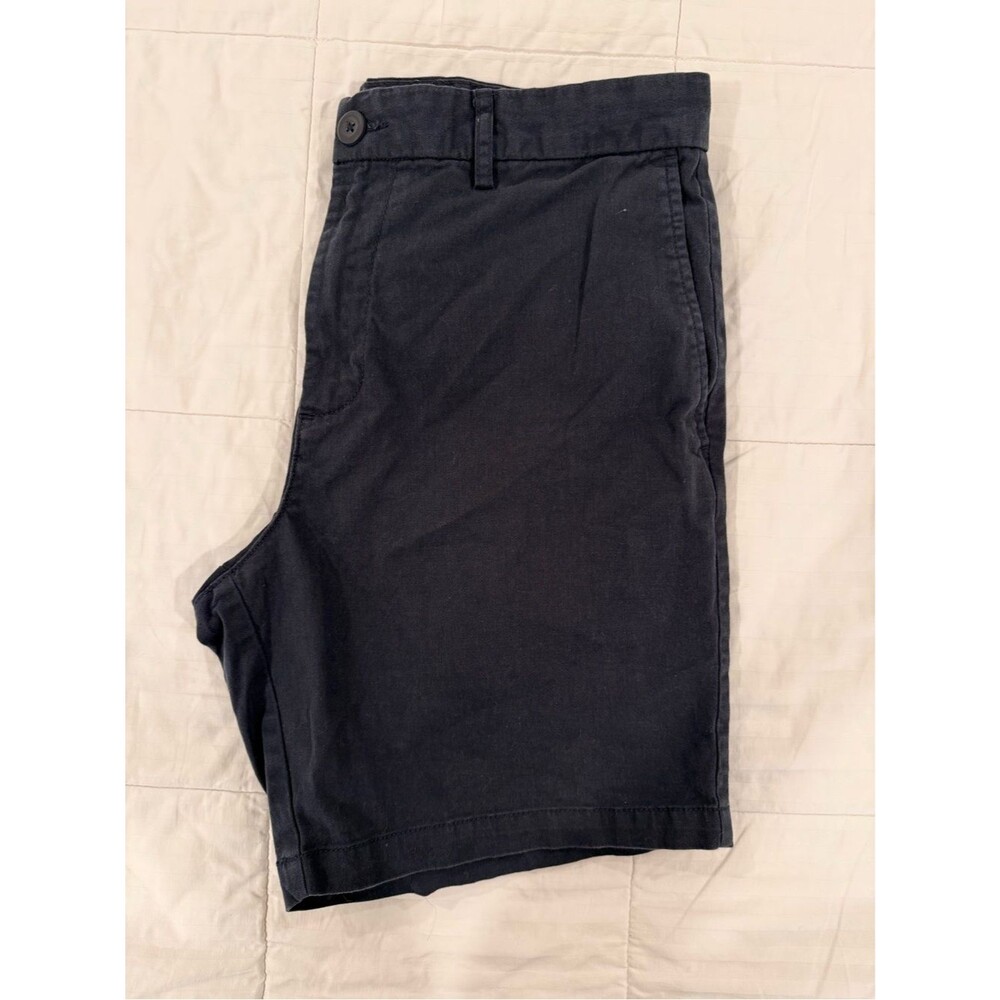 Old Navy Men's Navy Slim Fit Flat-Front Cotton Shorts, Size 32